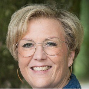 Sandra Fricke lächelt in die Kamera
